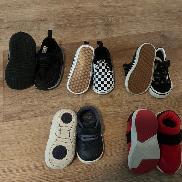 Six toddler boys shoes - Picture 2 of 7